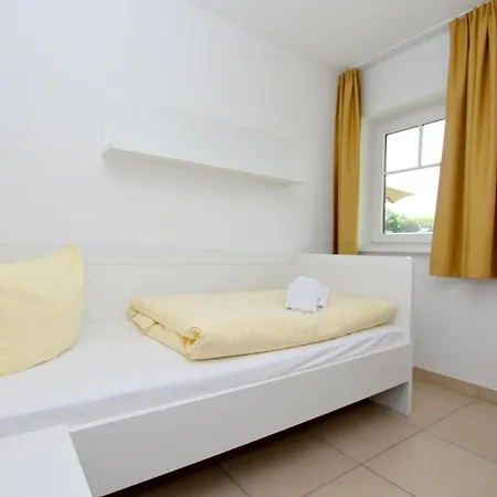 Strandnahe Mit Balkon, Gratis Nutzung Vom Ahoi Erlebnisbad Und Sauna In Sellin - Rex Rugia 28-7 Lobbe