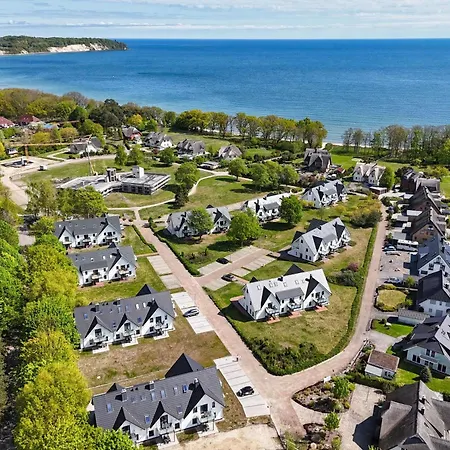 Strandnahe Rex Rugia: Balkon & Ahoi Erlebnisbad Apartment *